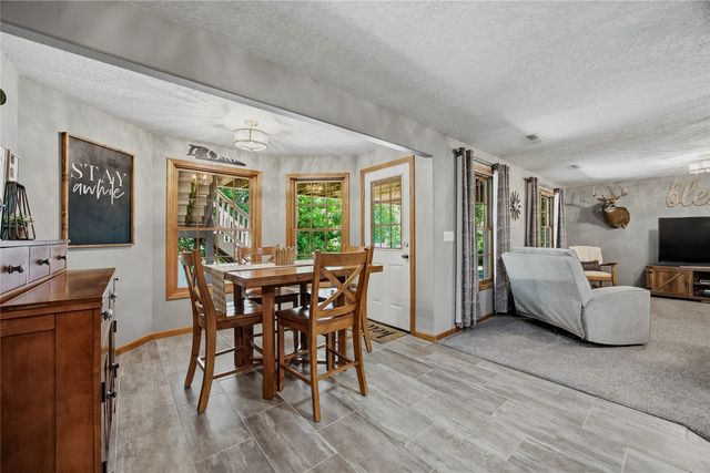 4000 Mehaffey Lane NE, Solon, IA 52333