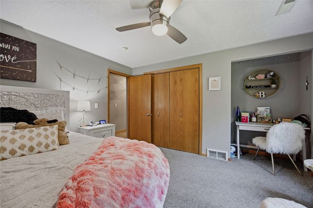 4000 Mehaffey Lane NE, Solon, IA 52333