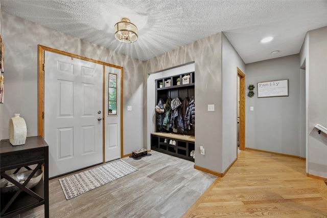 4000 Mehaffey Lane NE, Solon, IA 52333