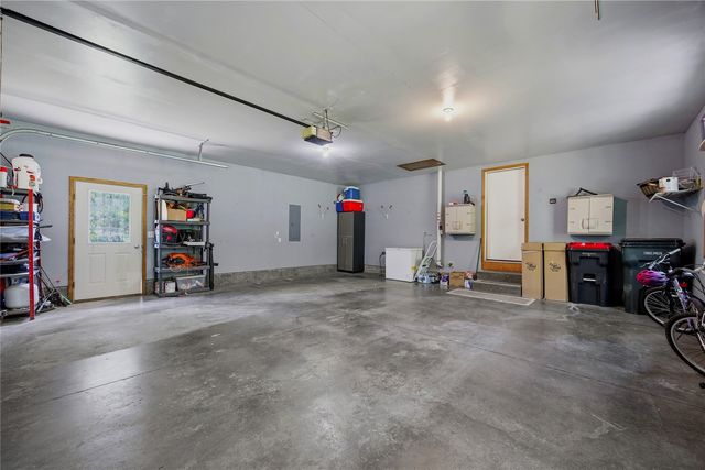 4000 Mehaffey Lane NE, Solon, IA 52333