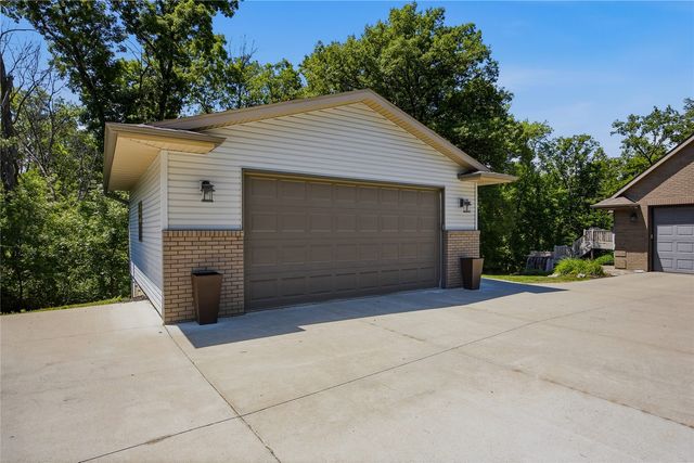 4000 Mehaffey Lane NE, Solon, IA 52333