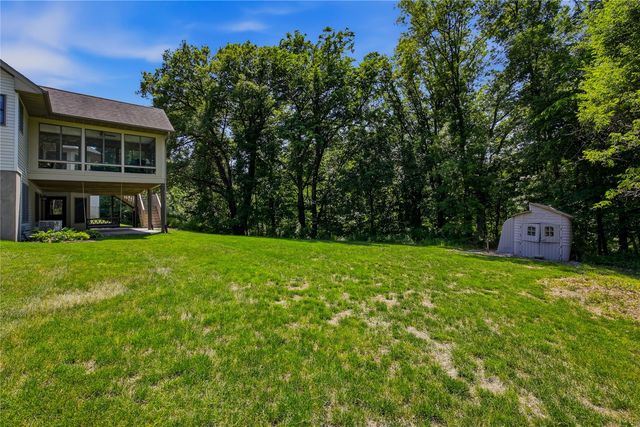 4000 Mehaffey Lane NE, Solon, IA 52333