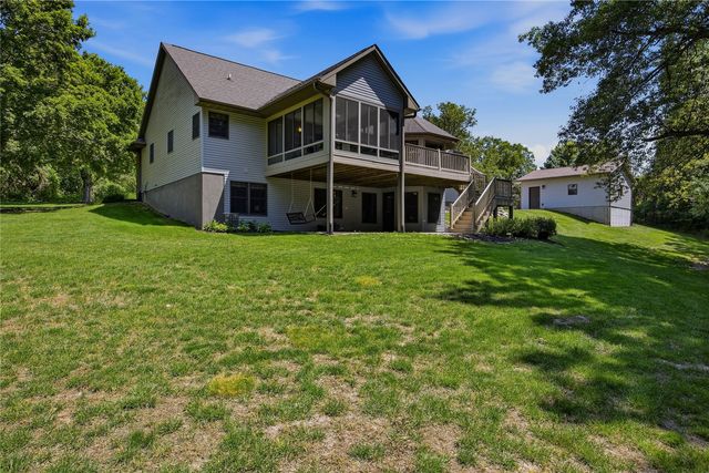 4000 Mehaffey Lane NE, Solon, IA 52333