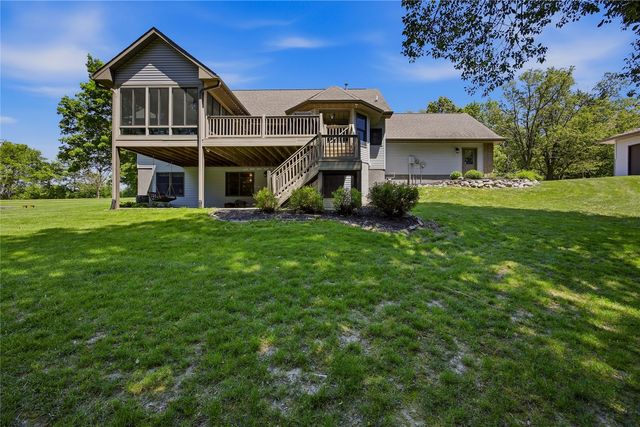 4000 Mehaffey Lane NE, Solon, IA 52333