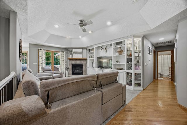 4000 Mehaffey Lane NE, Solon, IA 52333