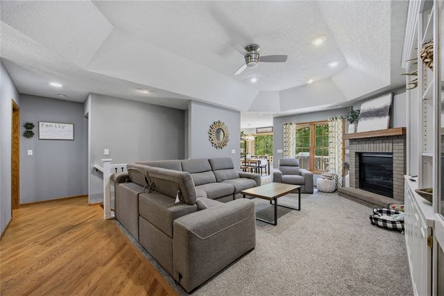 4000 Mehaffey Lane NE, Solon, IA 52333