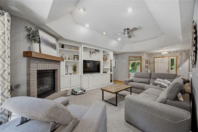 4000 Mehaffey Lane NE, Solon, IA 52333