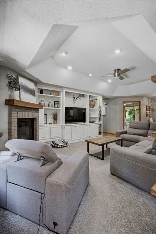 4000 Mehaffey Lane NE, Solon, IA 52333