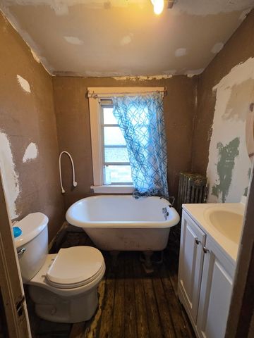 1035 N Long Avenue, Chicago, IL 60651