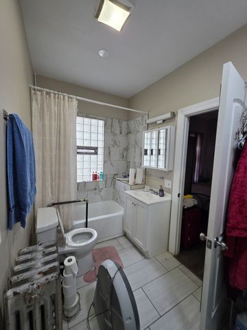 1035 N Long Avenue, Chicago, IL 60651