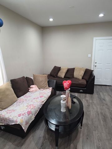 1035 N Long Avenue, Chicago, IL 60651