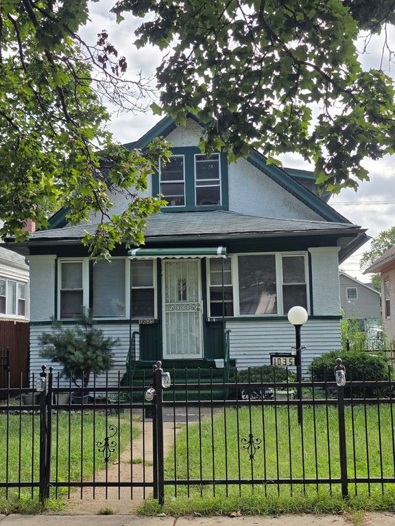 1035 N Long Avenue, Chicago, IL 60651