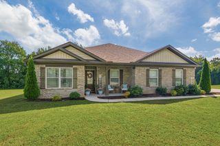 14 Dewitt Dr, Fayetteville, TN 37334