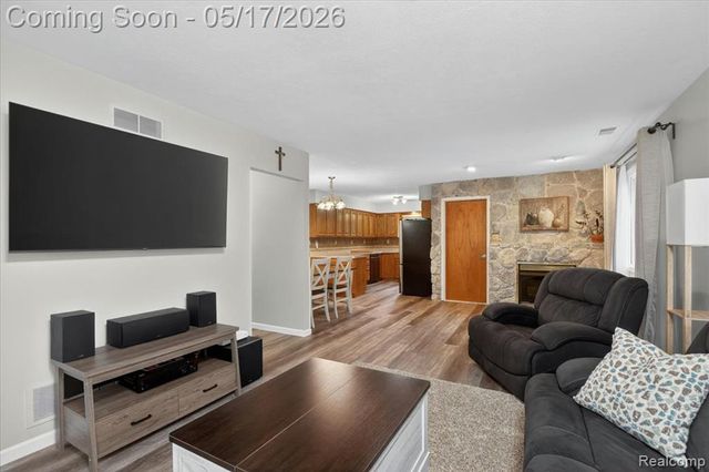 7044 Felix Drive, Clarkston, MI 48346