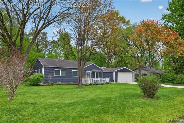 7044 Felix Drive, Clarkston, MI 48346
