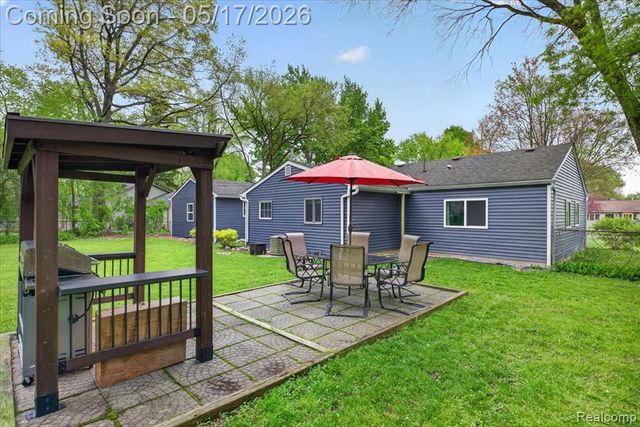 7044 Felix Drive, Clarkston, MI 48346