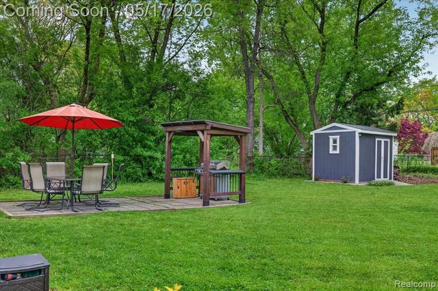 7044 Felix Drive, Clarkston, MI 48346