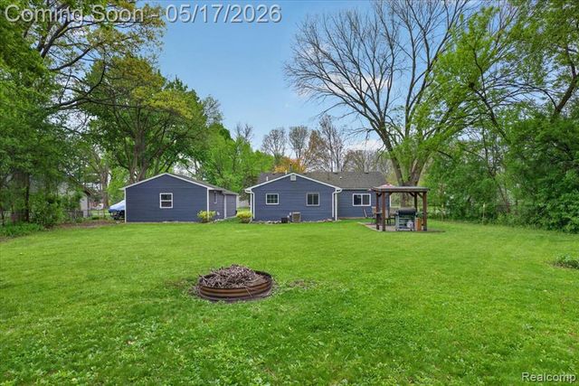 7044 Felix Drive, Clarkston, MI 48346