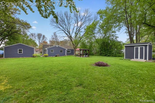 7044 Felix Drive, Clarkston, MI 48346
