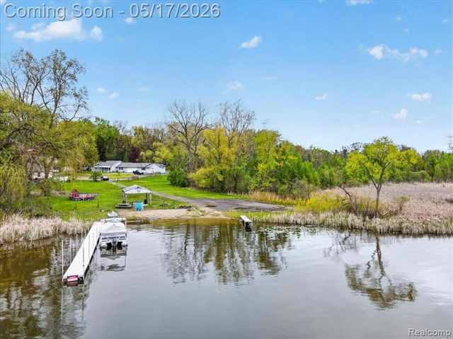 7044 Felix Drive, Clarkston, MI 48346