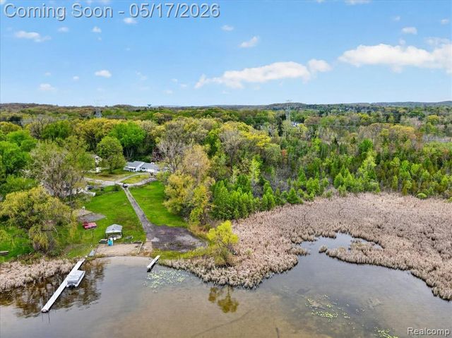 7044 Felix Drive, Clarkston, MI 48346