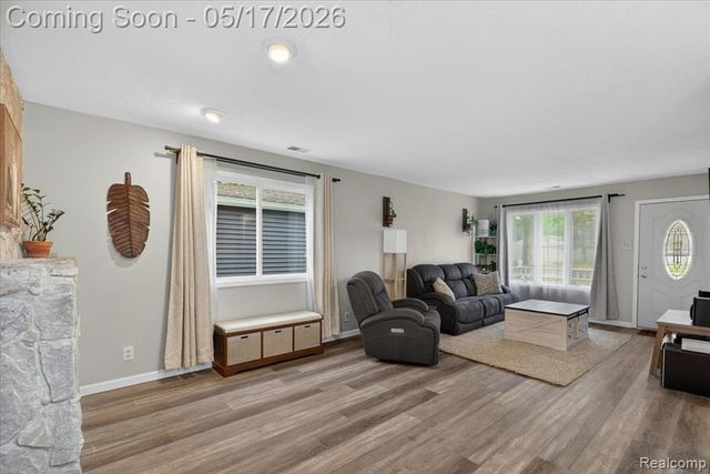 7044 Felix Drive, Clarkston, MI 48346