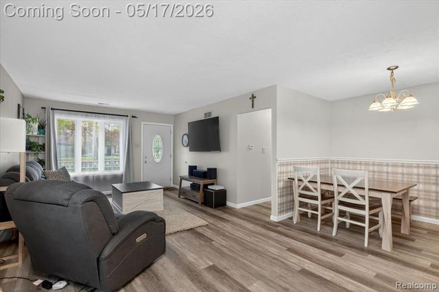7044 Felix Drive, Clarkston, MI 48346