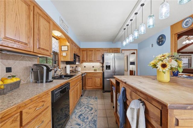 2524 S Whitney Avenue, Independence, MO 64057