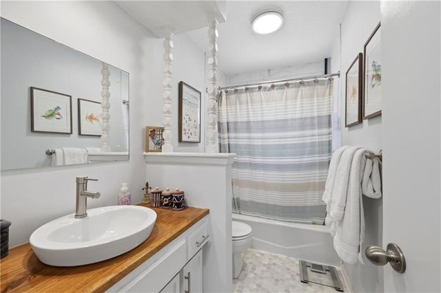 2524 S Whitney Avenue, Independence, MO 64057