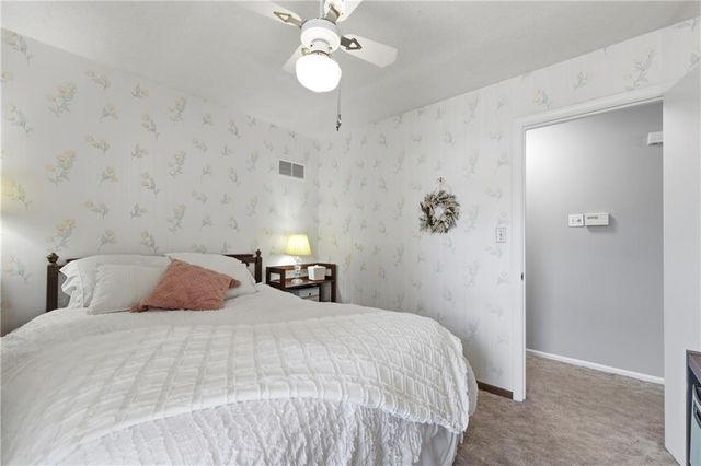 2524 S Whitney Avenue, Independence, MO 64057