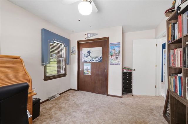 2524 S Whitney Avenue, Independence, MO 64057