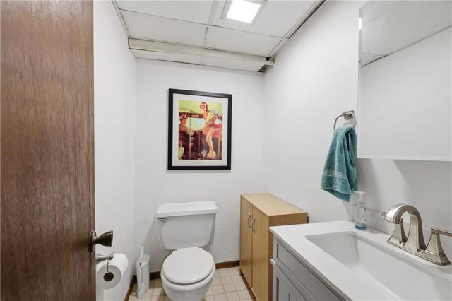 2524 S Whitney Avenue, Independence, MO 64057