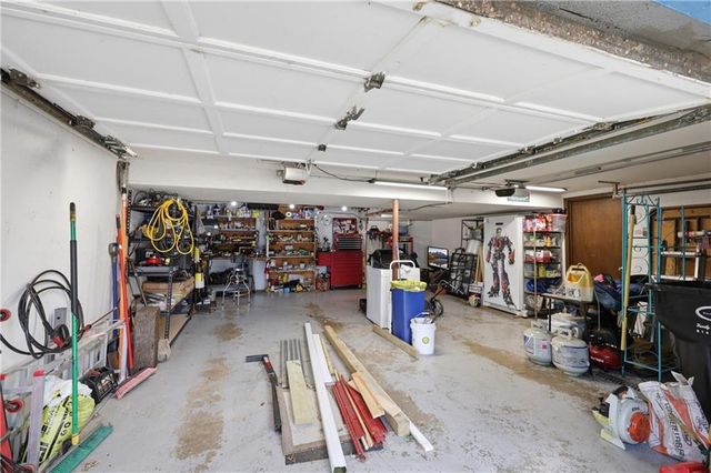 2524 S Whitney Avenue, Independence, MO 64057