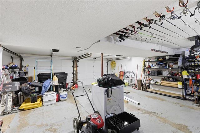 2524 S Whitney Avenue, Independence, MO 64057
