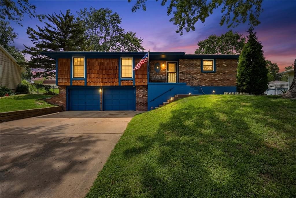 2524 S Whitney Avenue, Independence, MO 64057