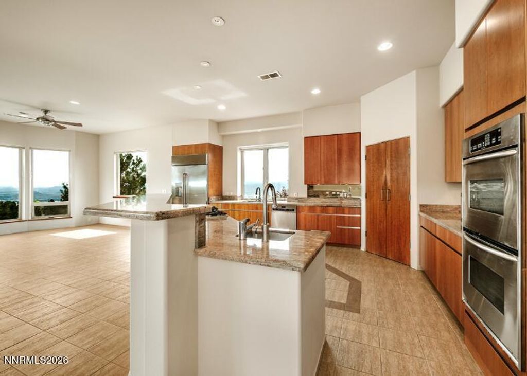 Image 10 of property listing at 10123 Indian Ridge Drive, Reno, NV 89511