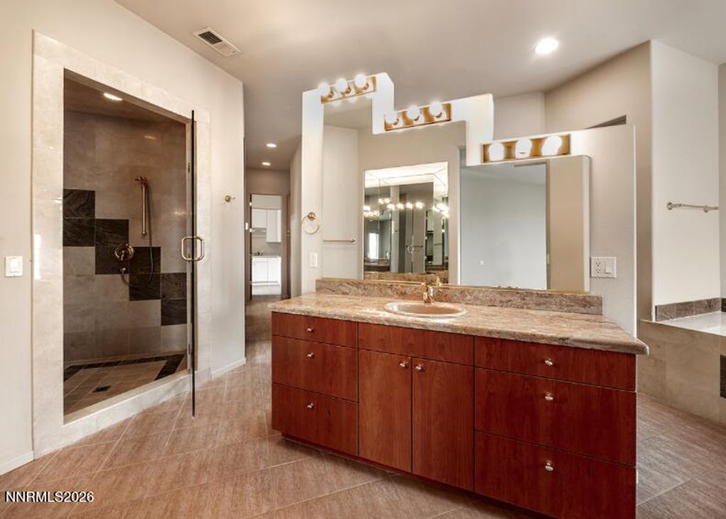 Image 14 of property listing at 10123 Indian Ridge Drive, Reno, NV 89511