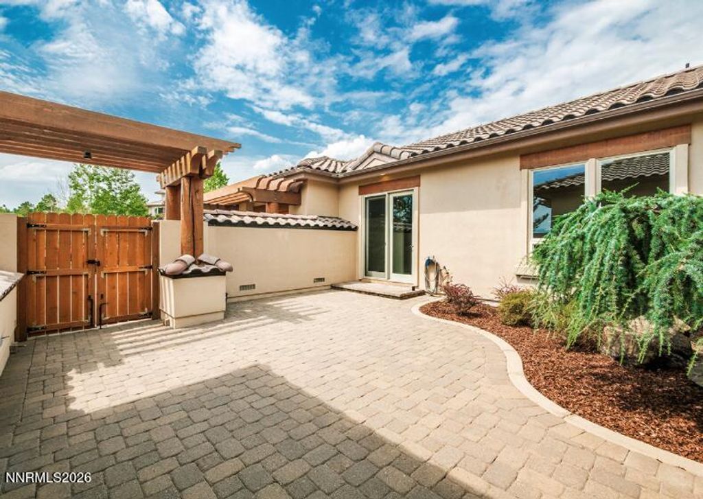 Image 25 of property listing at 10123 Indian Ridge Drive, Reno, NV 89511