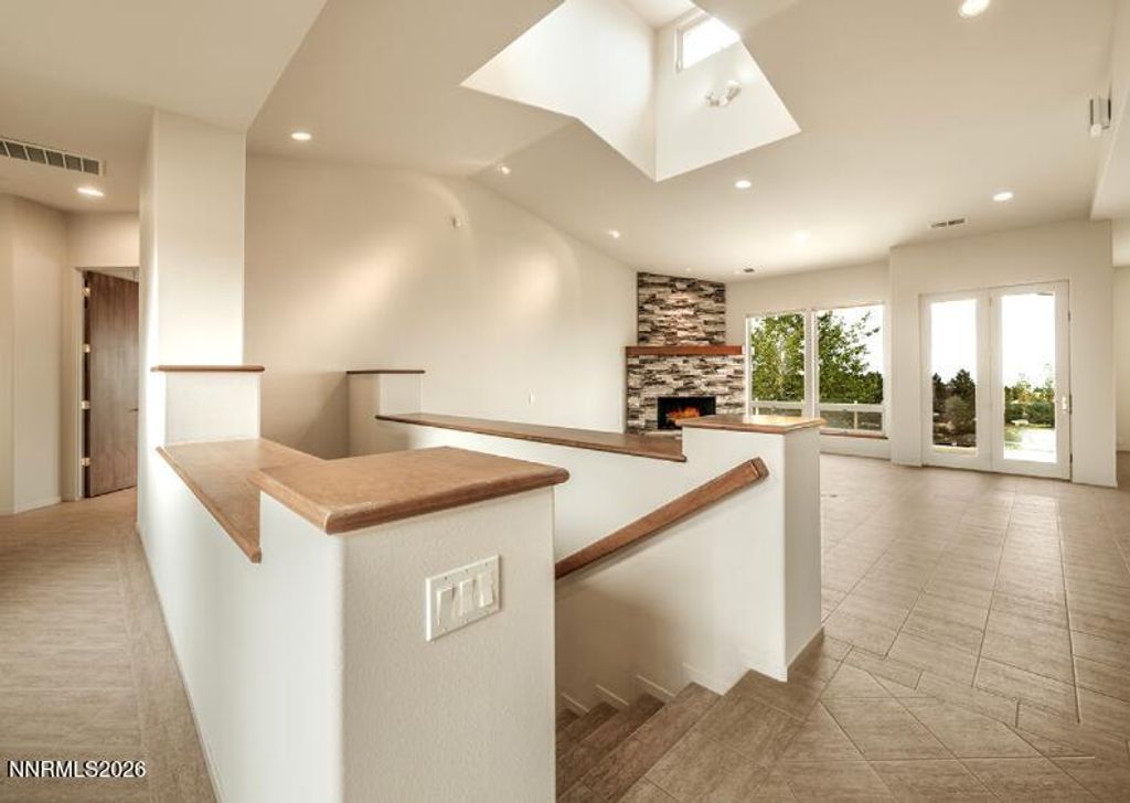 Image 5 of property listing at 10123 Indian Ridge Drive, Reno, NV 89511