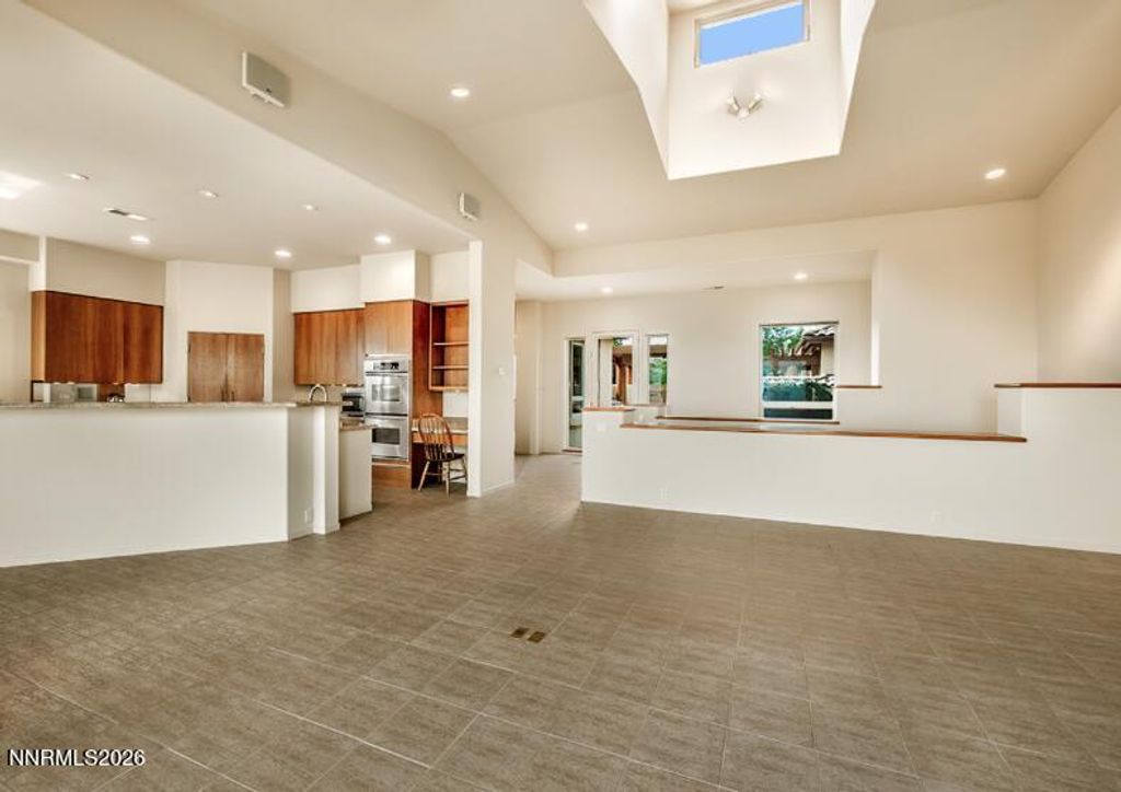 Image 6 of property listing at 10123 Indian Ridge Drive, Reno, NV 89511