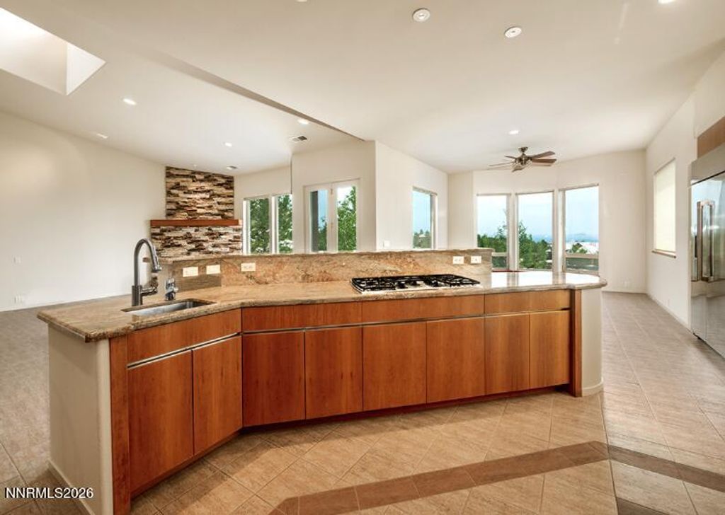 Image 7 of property listing at 10123 Indian Ridge Drive, Reno, NV 89511