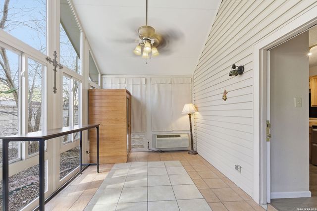 810 Meadow Stone, Converse, TX 78109