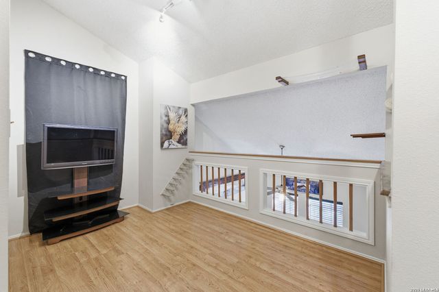 810 Meadow Stone, Converse, TX 78109