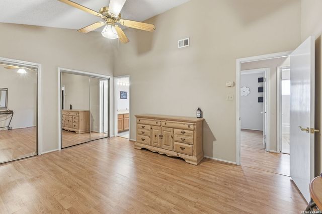 810 Meadow Stone, Converse, TX 78109