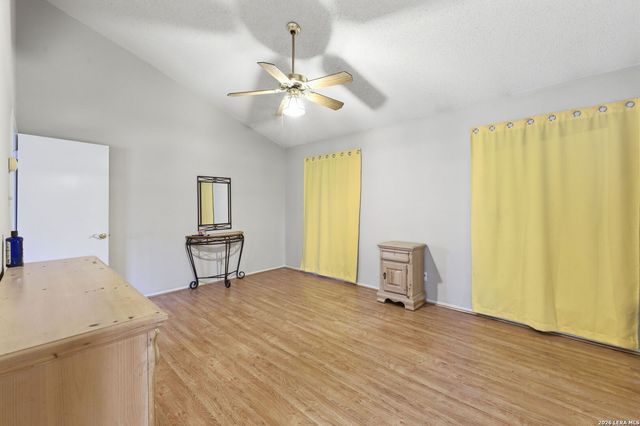 810 Meadow Stone, Converse, TX 78109