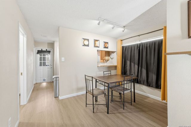 810 Meadow Stone, Converse, TX 78109