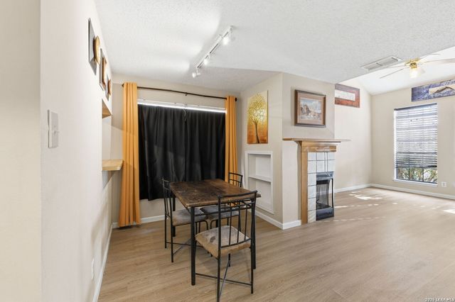 810 Meadow Stone, Converse, TX 78109