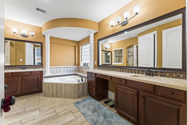 31183 Pecan Creek Drive, Brookshire, TX 77423