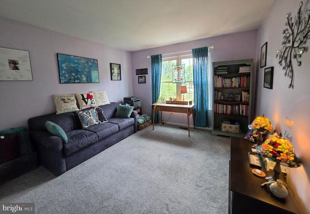 105 LARKSPUR CT, Chalfont, PA 18914