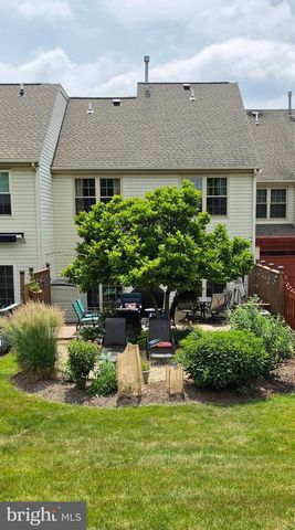105 LARKSPUR CT, Chalfont, PA 18914